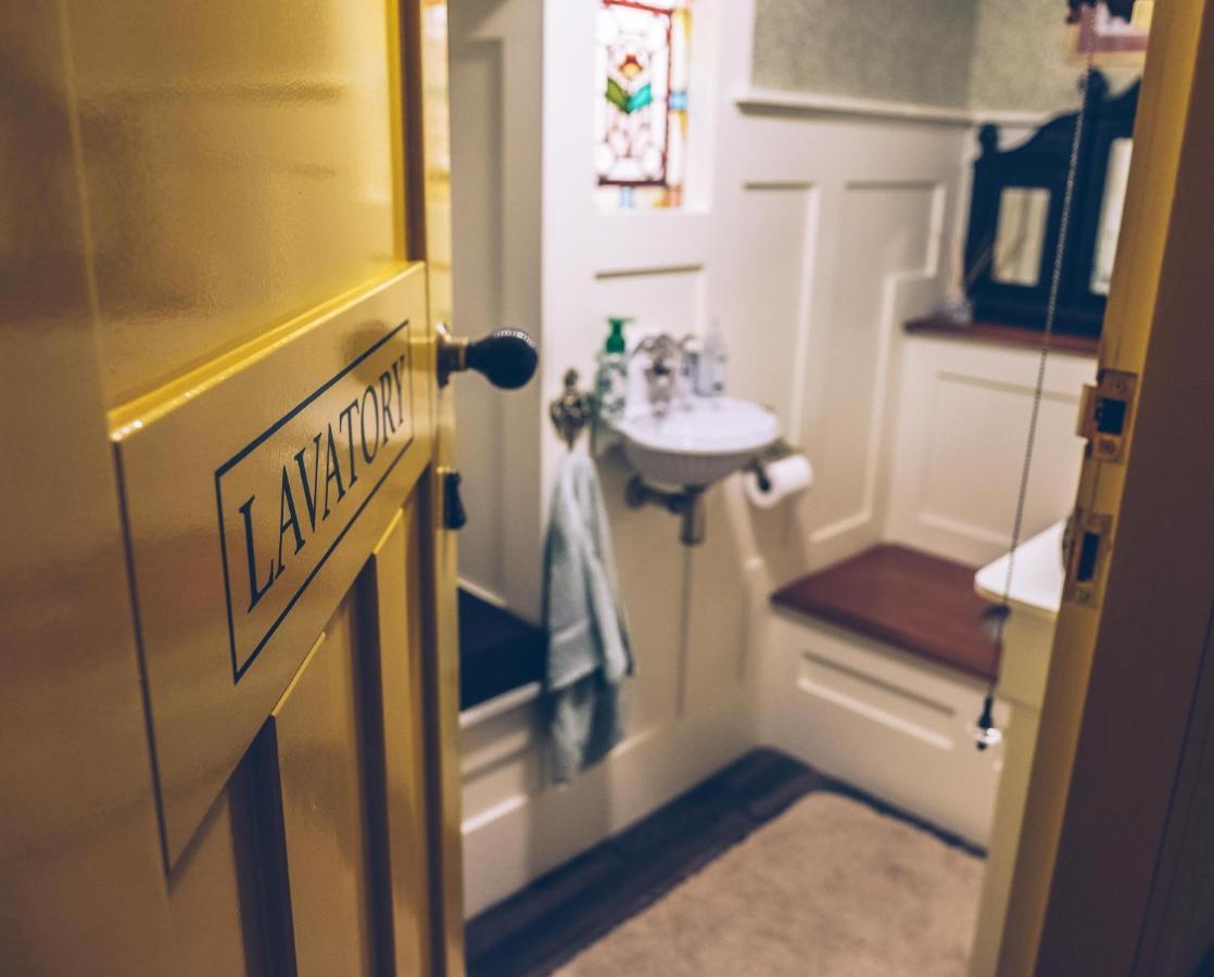 Sheddington Manor - 2 Bedroom Guest House & Cinema 벨파스트 외부 사진