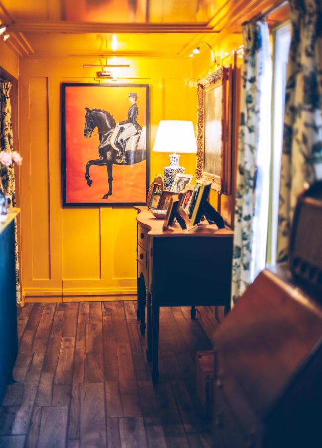 Sheddington Manor - 2 Bedroom Guest House & Cinema 벨파스트 외부 사진