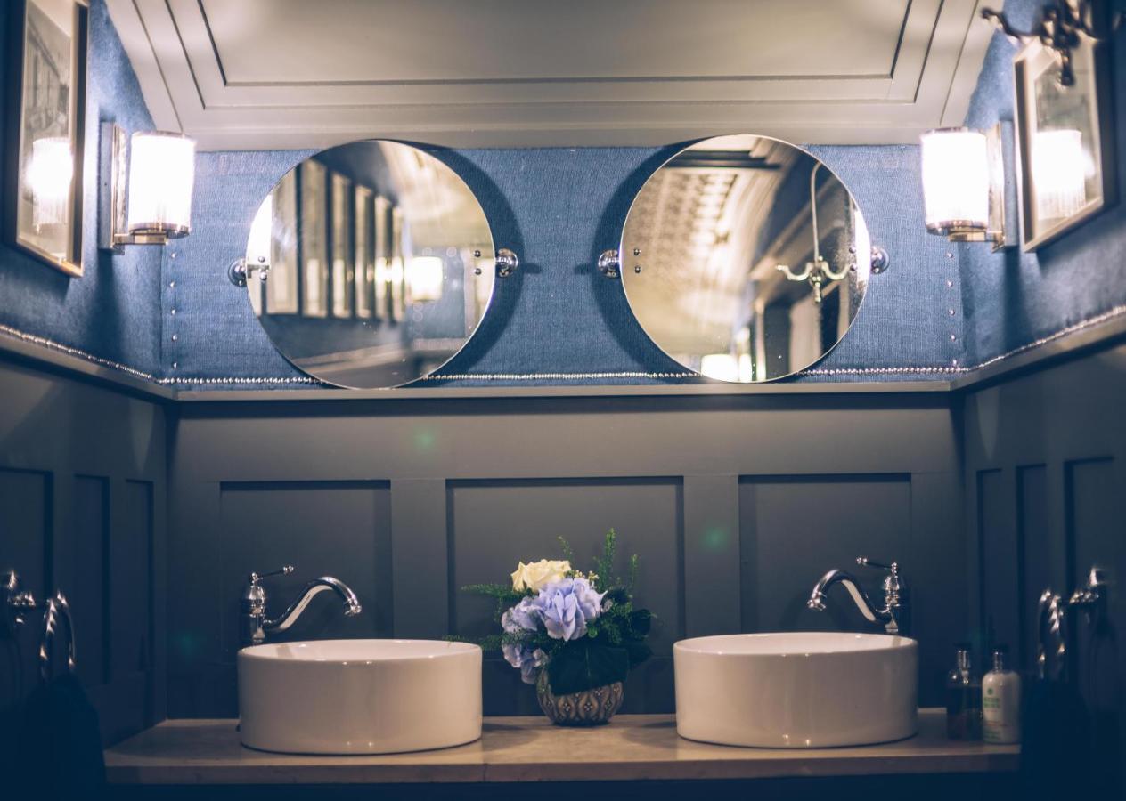 Sheddington Manor - 2 Bedroom Guest House & Cinema 벨파스트 외부 사진