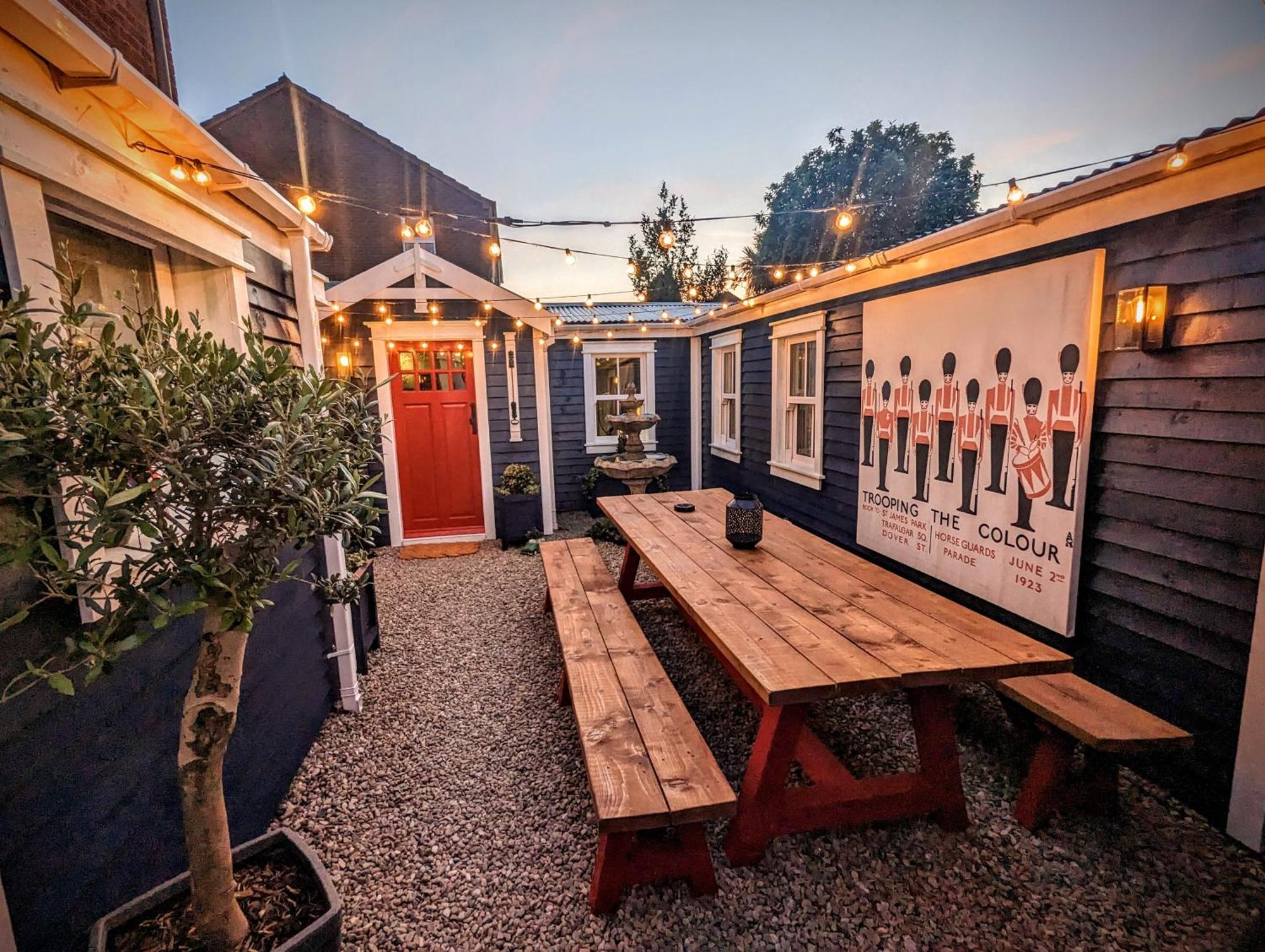 Sheddington Manor - 2 Bedroom Guest House & Cinema 벨파스트 외부 사진