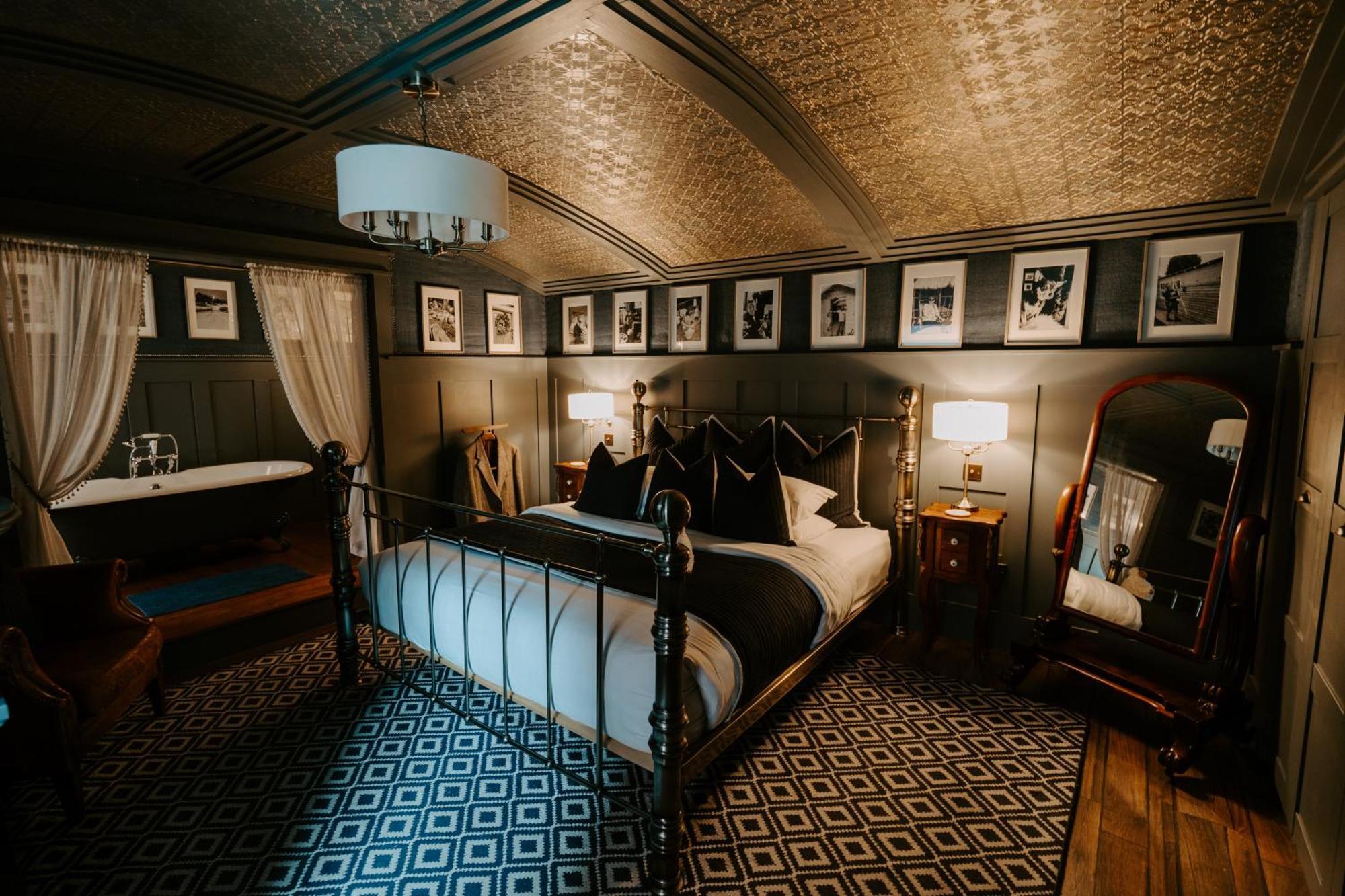 Sheddington Manor - 2 Bedroom Guest House & Cinema 벨파스트 외부 사진