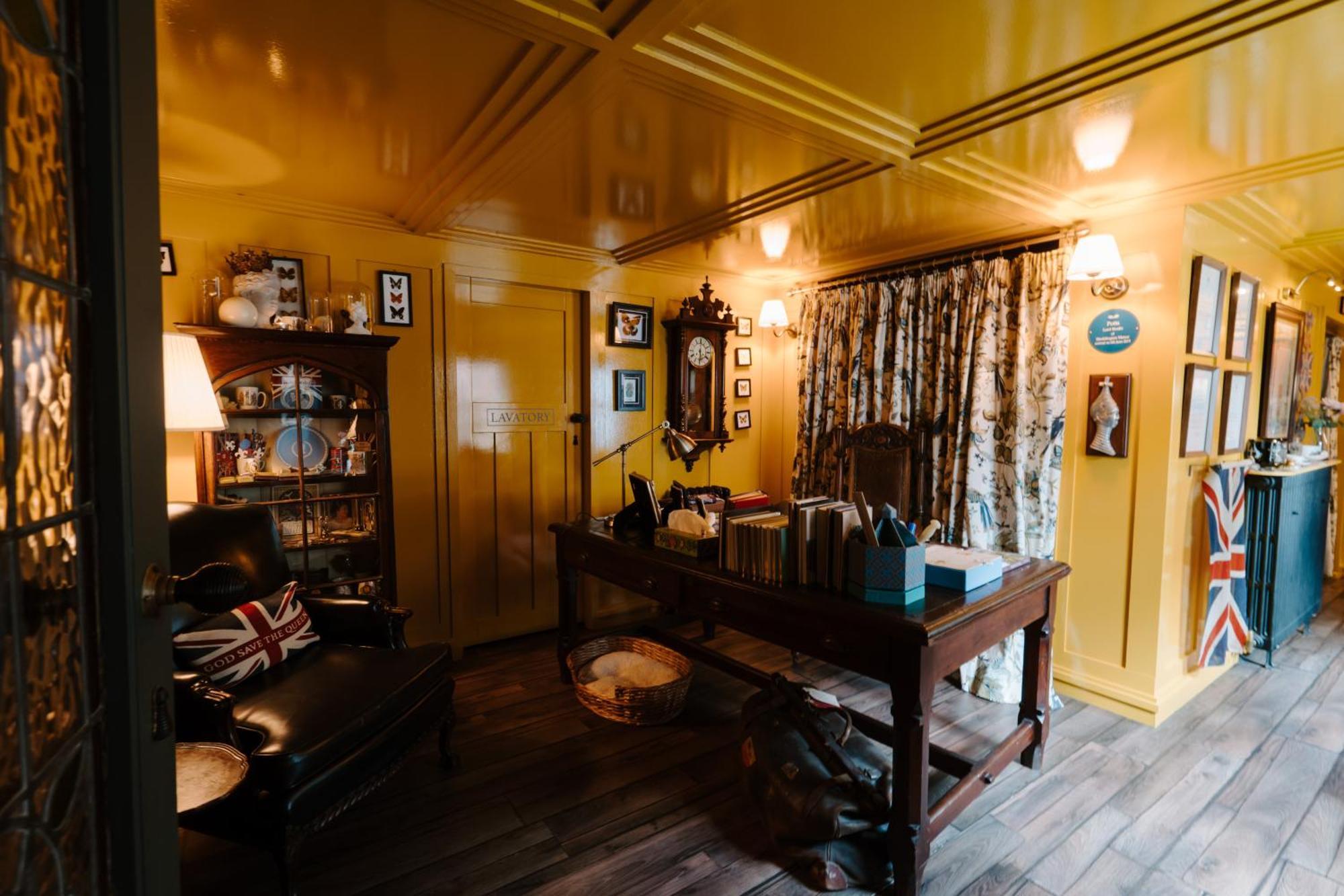 Sheddington Manor - 2 Bedroom Guest House & Cinema 벨파스트 외부 사진