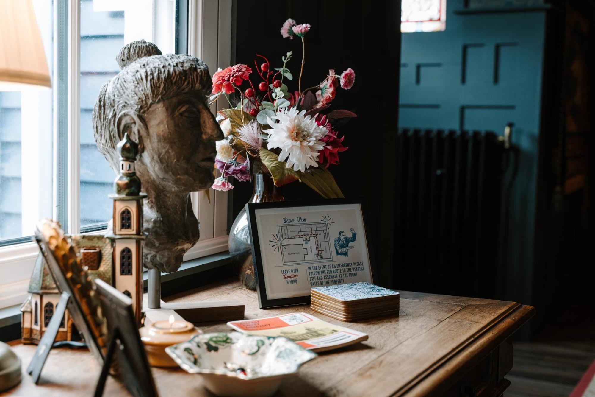 Sheddington Manor - 2 Bedroom Guest House & Cinema 벨파스트 외부 사진